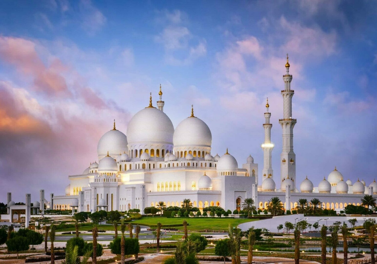 Sheikh Zayed Grand Mosque-Abu Dhabi-UAE-Must See in Abu Dhabi-Visit Abu Dhabi- Tour Abu Dhabi- Egypt&Beyond